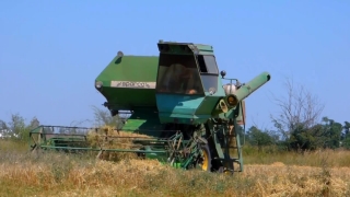 Harvester, Farm Machine, Machine, Device, Vehicle, Tractor